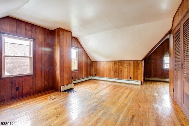Building Photo - 144 W Franklin St