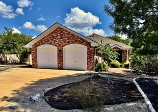 Building Photo - 219 Oak Hill Dr