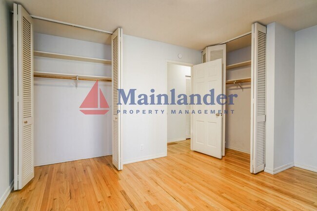 Building Photo - Beautiful 4 Bedroom Home with Terraced Backyard.