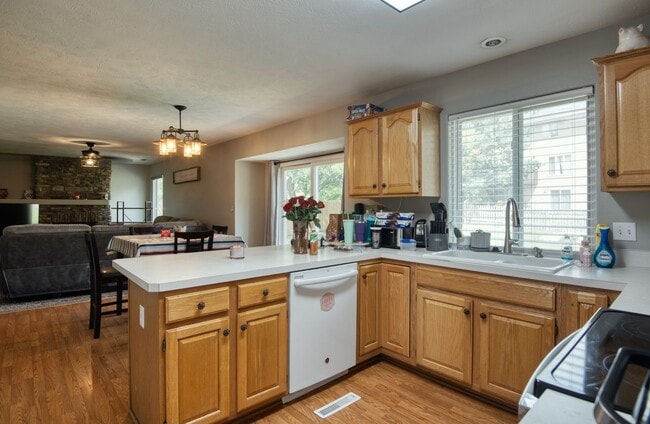 Building Photo - 4413 S 176th Ave