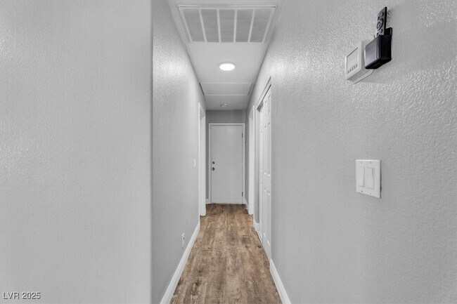 Building Photo - 8200 Cimarron Ridge Dr