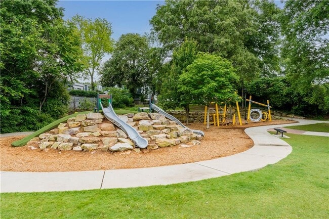 Building Photo - 1007 Manigault St SE