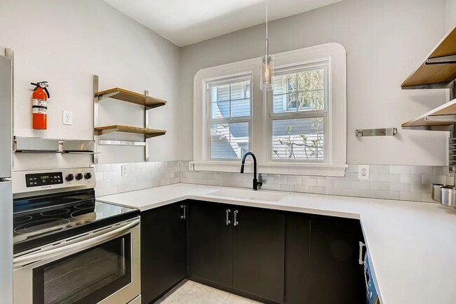 Building Photo - DAP2394