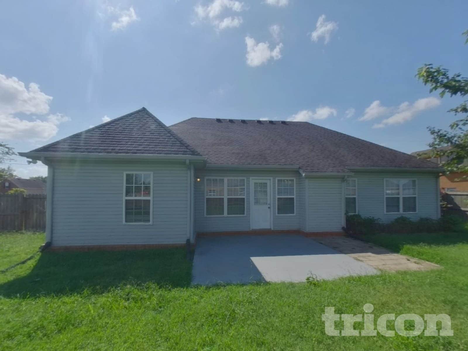 Building Photo - 1024 Stratus Dr