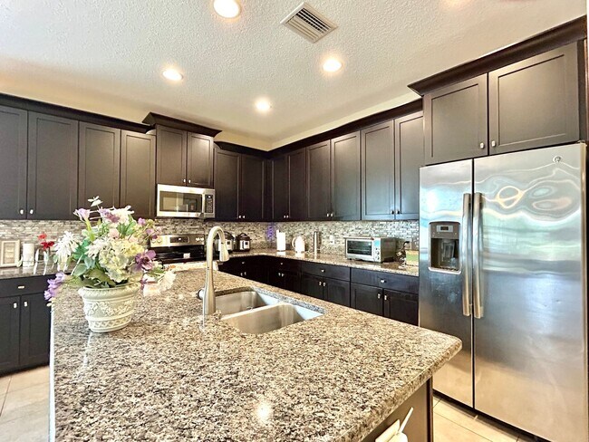 Building Photo - 4Bdrm 3Bath Spacious Home located in Misty...