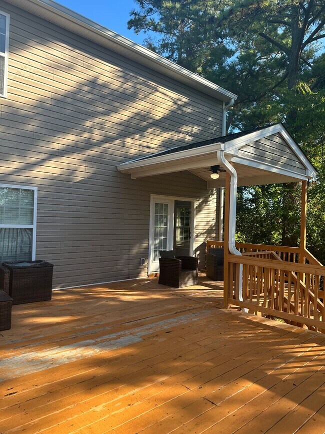 Building Photo - Ingleside