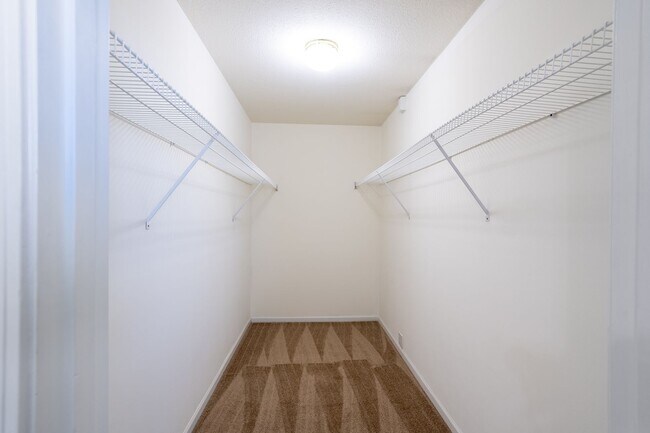 Building Photo - 2500-2502 Northampton Dr.