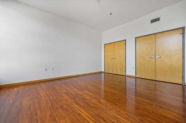 Building Photo - 10 Ann St