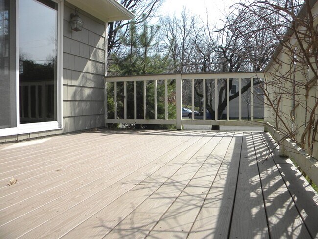 Building Photo - 40 Long Meadow Rd