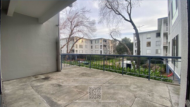 Primary Photo - Fully Remodeled Large 1-Bed w/ Walk-in Clo...