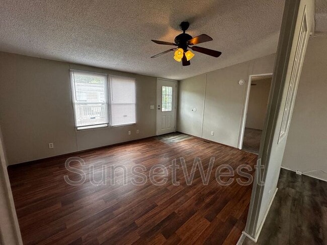 Building Photo - 4636 Rainbow Ln
