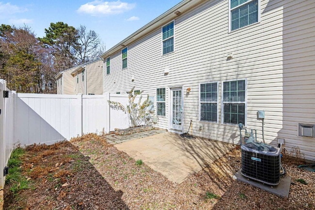 Building Photo - 7322 Copper Beech Trce