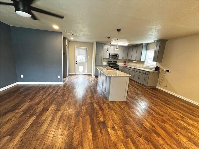 Building Photo - 3144 Gordan