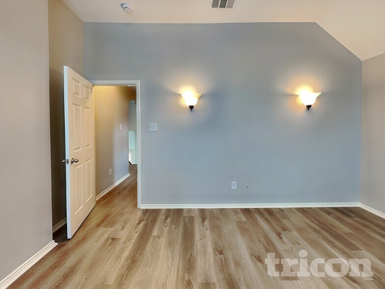 Building Photo - 5805 Paloma Blanca Dr
