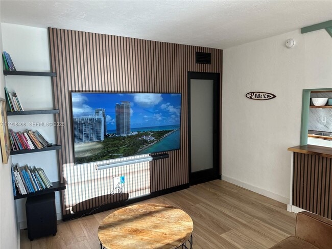 Building Photo - 1860 Venice Park Dr