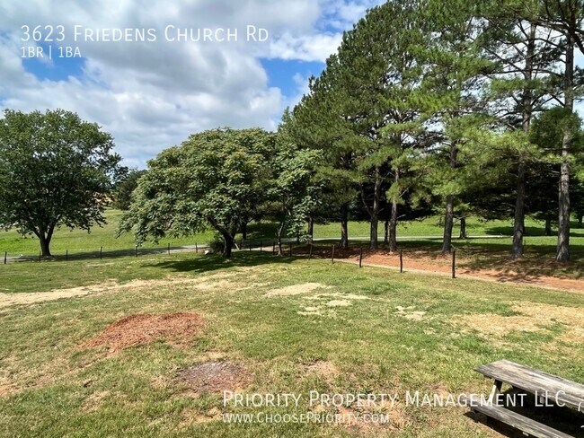 Building Photo - 1 Bedroom, 1 Bathroom Single Family Home, ...