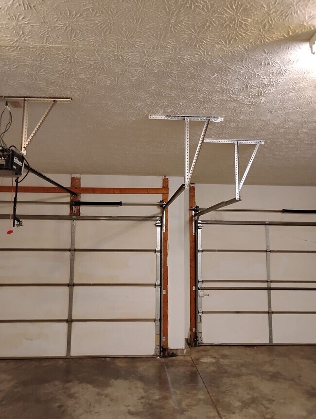 Building Photo - 3396 Edison Dr