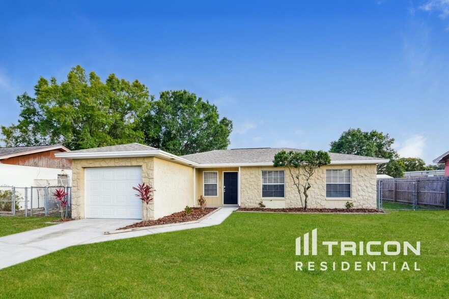 Primary Photo - 1201 Windsor Cir