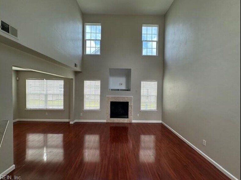 Building Photo - 4404 Glen Ellert Ct