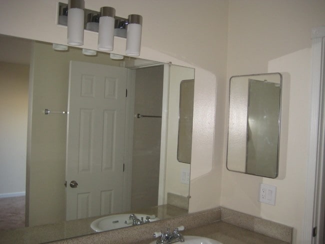 Bathroom - Vista Del Sol Apartments