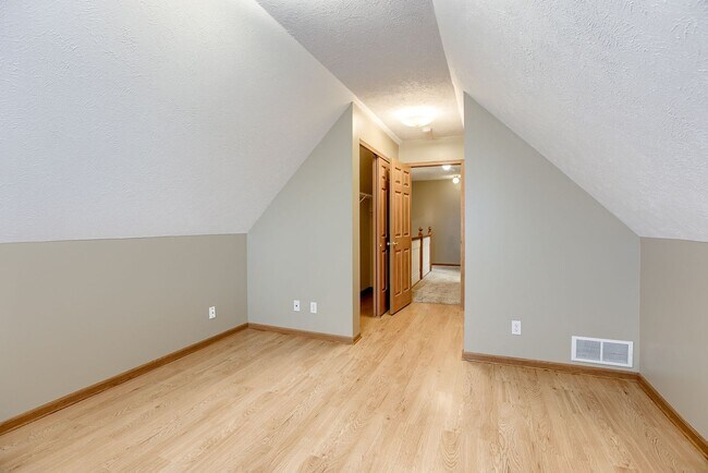 Building Photo - Spacious 4 Bedroom In Gretna!!