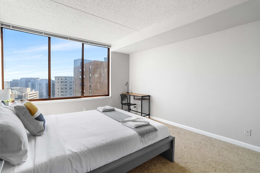 Building Photo - 401 12th St S