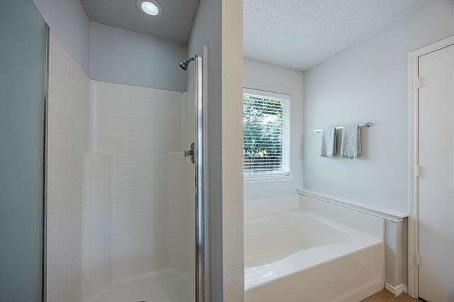 Building Photo - 10008 Chapel Rock Dr
