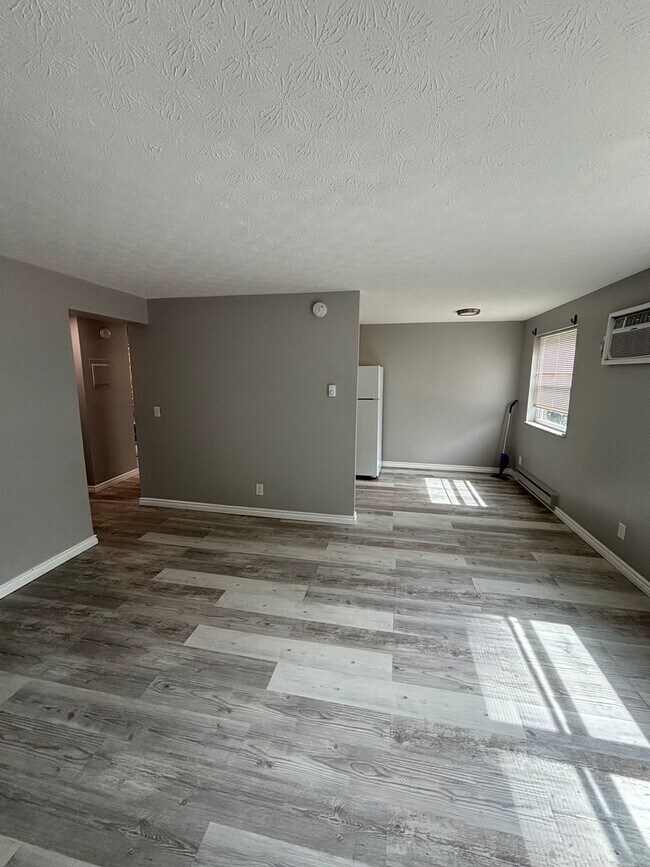 Building Photo - 4430 Glendale Dr