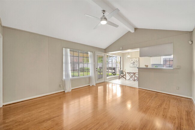 Building Photo - 847 Carlingford Ln