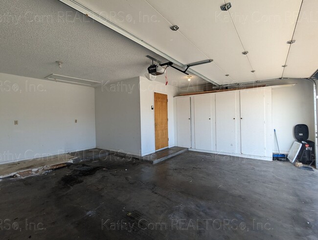 Building Photo - Two Bedroom Home