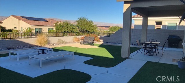 Building Photo - 82 Burgundy