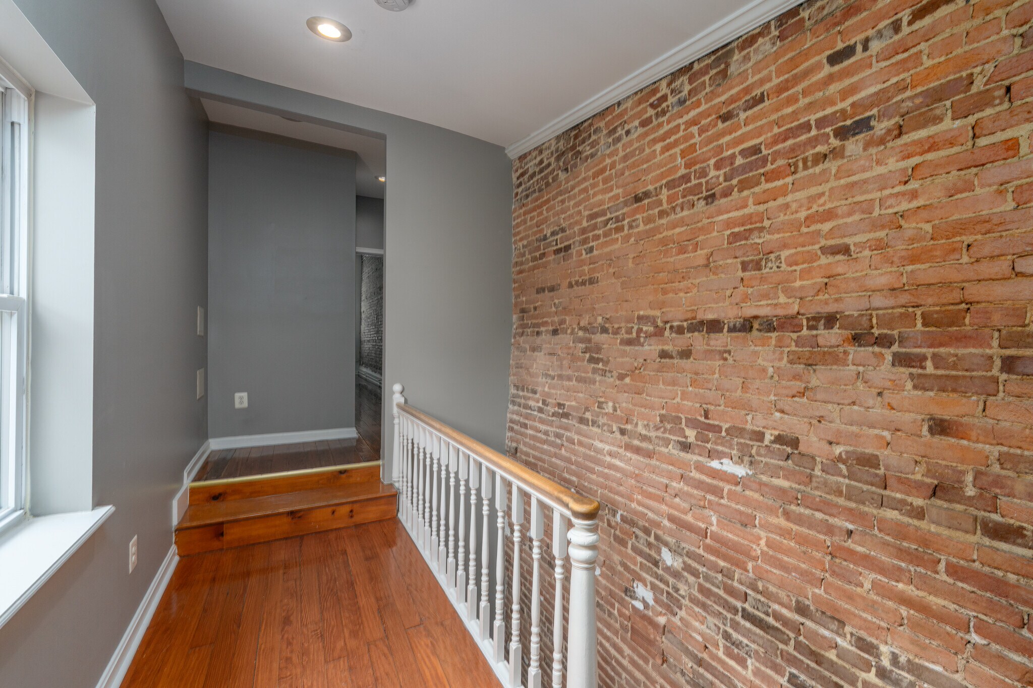Building Photo - 926 S Hanover St