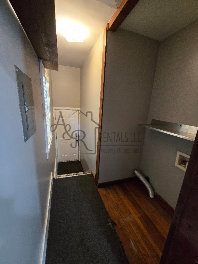 Building Photo - 103 E 17th St