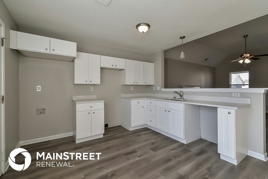 Building Photo - 4539 Longtree Ave