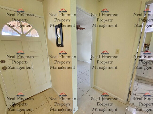 Building Photo - 2 Bed 1 Bath, One parking Condo Hoomaka Vi...
