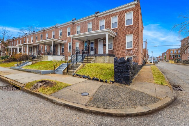 Primary Photo - 3201 Elmley Ave