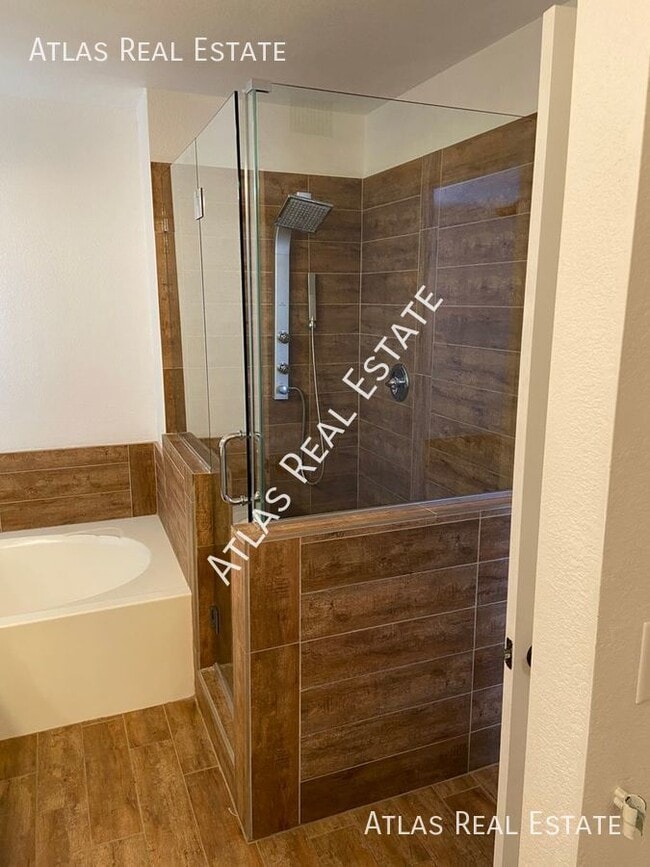 Building Photo - 2363 W Hemlock Court