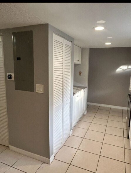 Building Photo - 8626 Cattail Dr