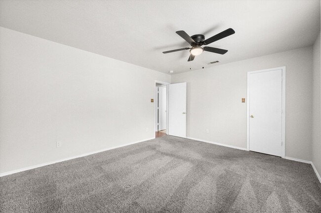 Building Photo - 612 Kings Way Dr