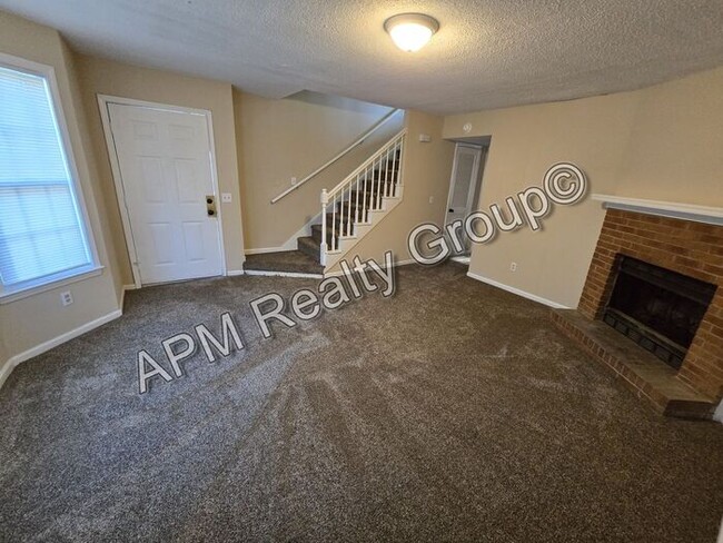 Building Photo - Two Bedroom in Harbison