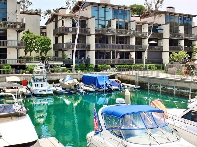 Building Photo - 7321 Marina Pacifica Dr N