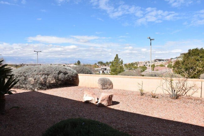 Building Photo - Stunning 2 bedroom Jefferson in Age Restri...