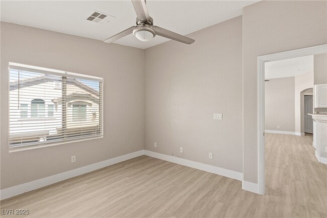 Building Photo - 2088 Overton Beach St
