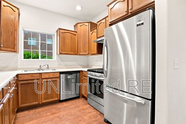 Building Photo - 3272 S Litzler Dr