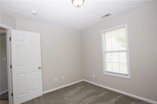 Building Photo - 196 Lochwood Dr