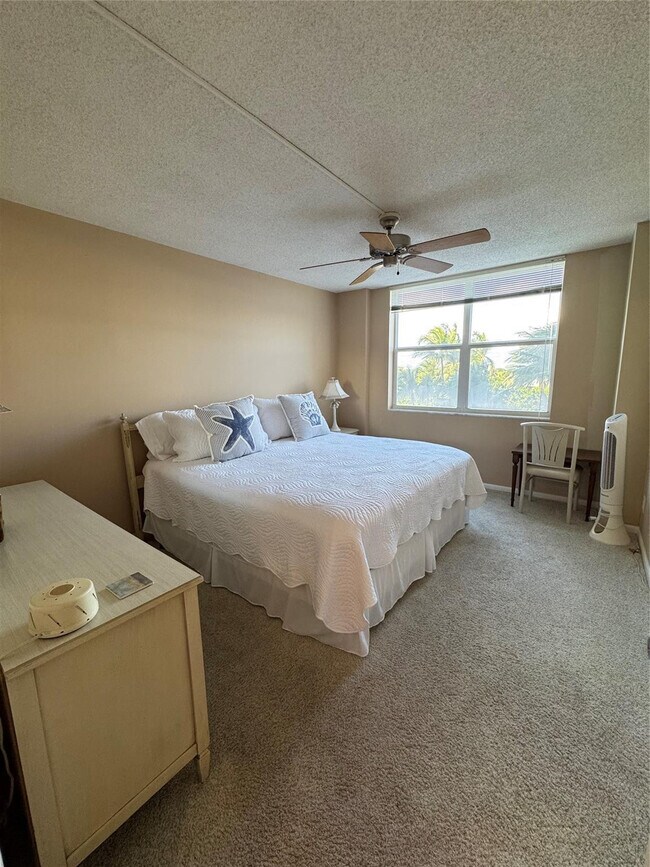 Building Photo - 5200 N Ocean Blvd