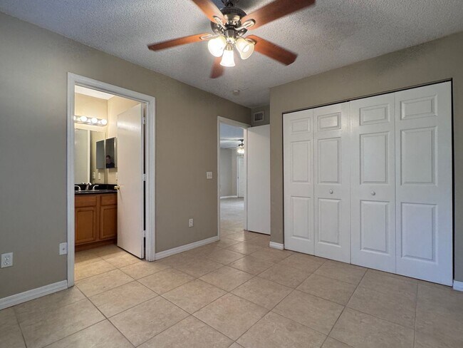 Building Photo - 2/2 first floor unit Lancelot of Winter Park