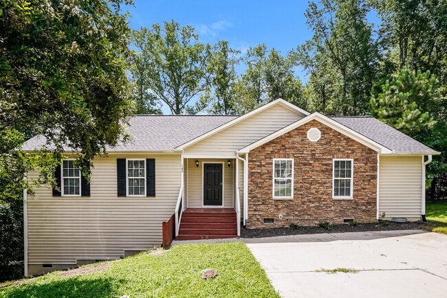 Building Photo - 143 Locket Dr