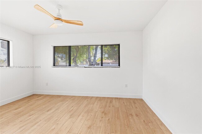 Building Photo - 317 N 31st Ave