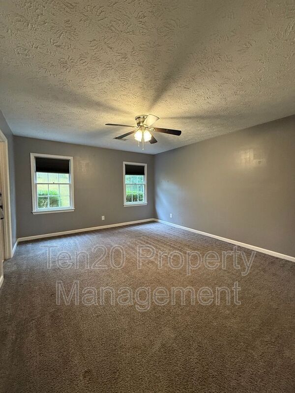 Building Photo - 6118 Abbey Dr